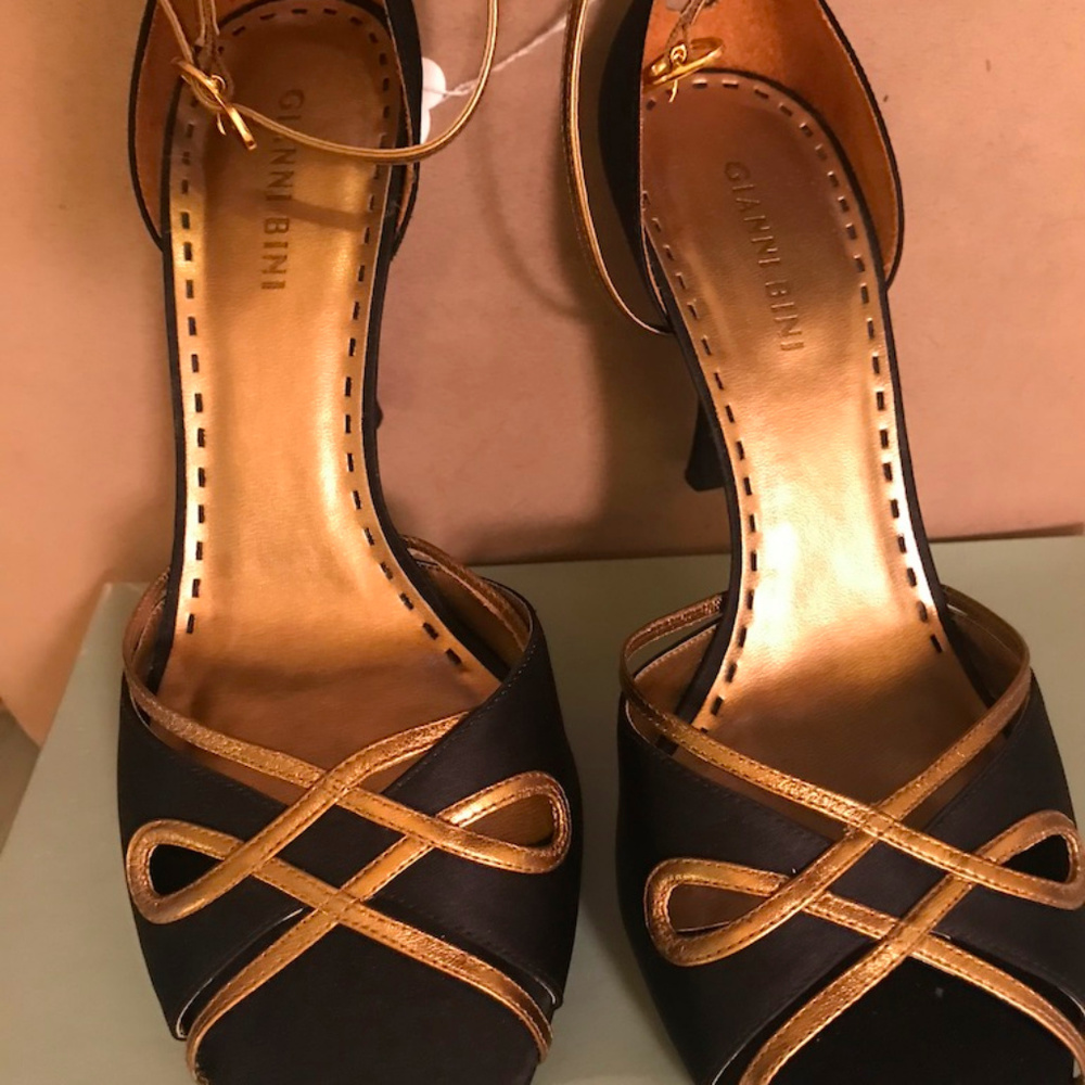 Gianni Bini Black and Gold Heels